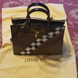 Louis Vuitton Purse